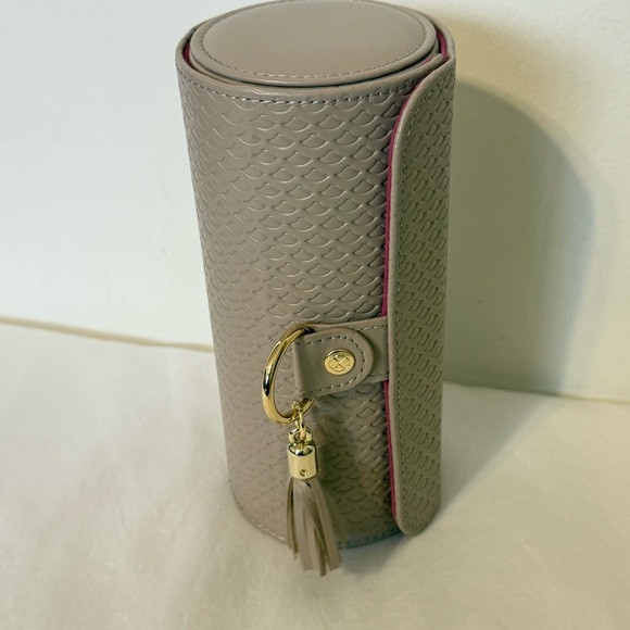 Vlando Travel Jewelry Organizer Roll Leather Case 3 Sections - Picture 7 of 10